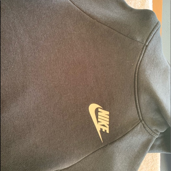 Black Nike hoodie!!